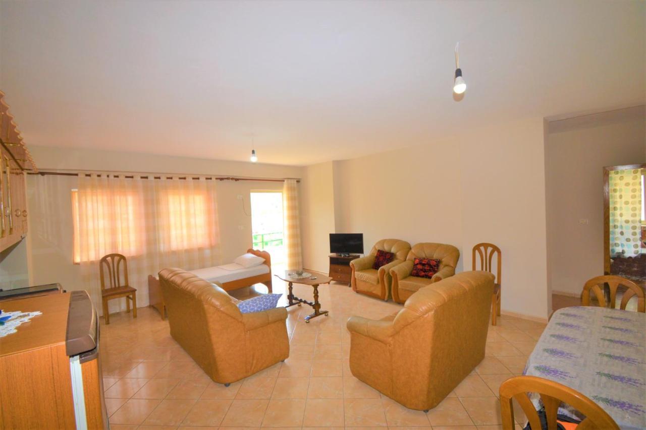 Boni Apartments Himare Buitenkant foto